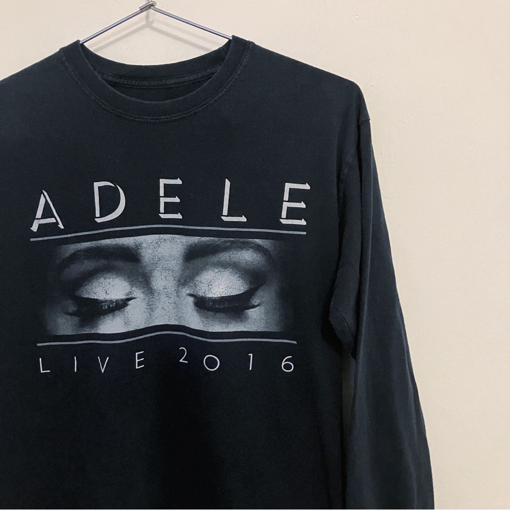 Adele • 2016 US Tour Graphic Long Sleeve Tee in Black